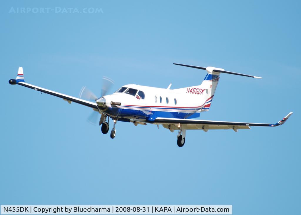 N455DK, 1998 Pilatus PC-12/45 C/N 194, On final approach to 17L.