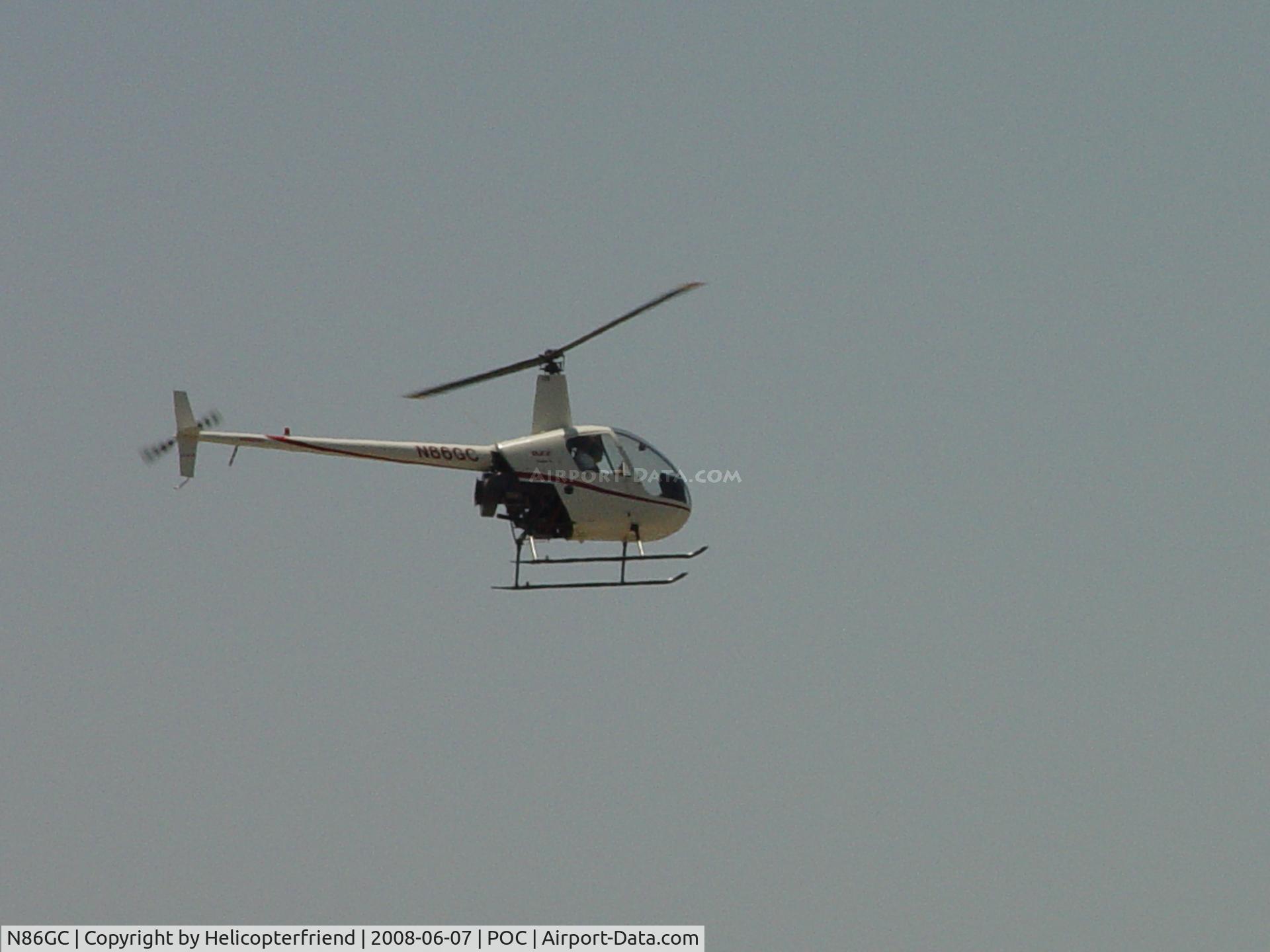 N86GC, 2000 Robinson R22 Beta C/N 3126, Flying by Brackett Field