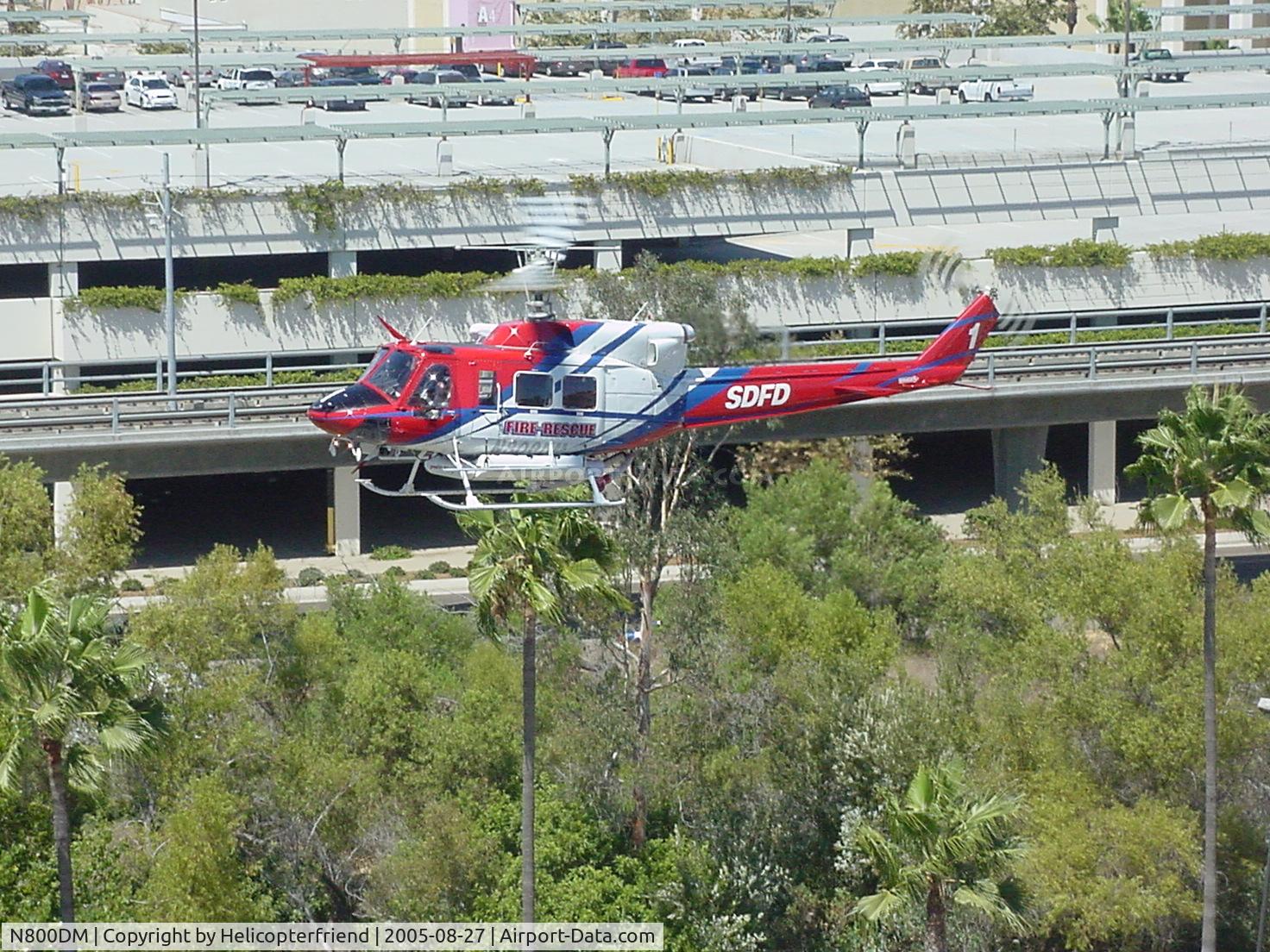N800DM, 1980 Bell 212 C/N 31147, Lifting off after static display for CRPOA 2005