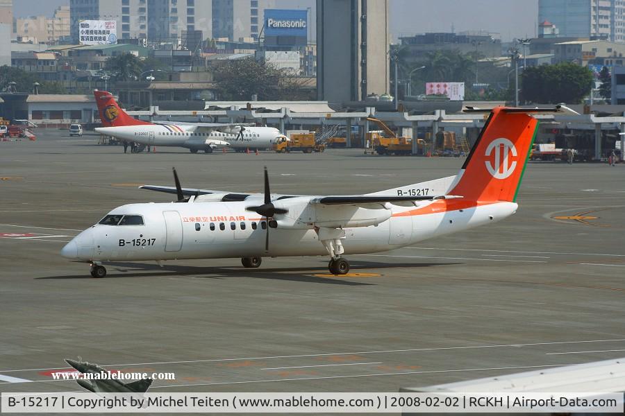 B-15217, De Havilland Canada DHC-8-314A Dash 8 C/N 379, Uni Air