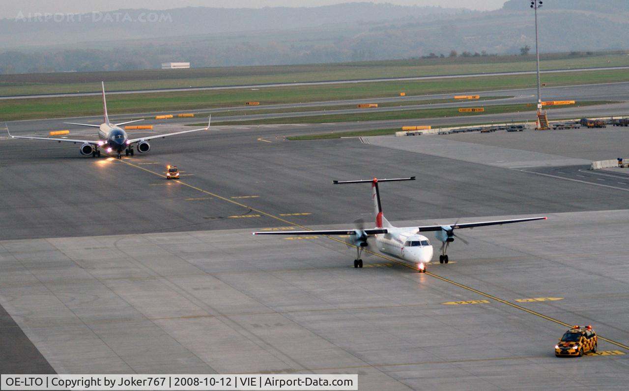 OE-LTO, 2000 De Havilland Canada DHC-8-314Q Dash 8 C/N 553, Austrian arrows De Havilland Canada DHC-8-314Q