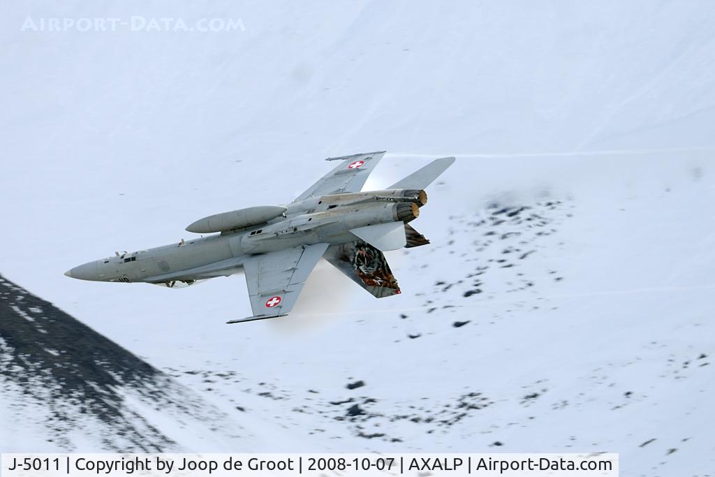 J-5011, McDonnell Douglas F/A-18C Hornet C/N 1351, This Hornet made a spectaculair upside down pass through the Axalp valley.