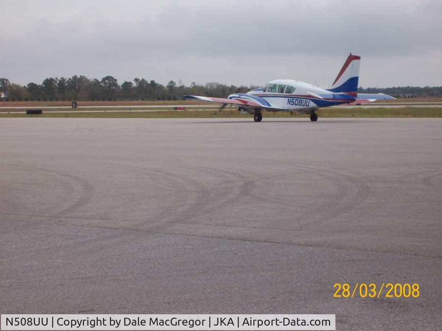 N508UU, Piper PA-23-250 C/N 27-7954001, N508UU taxiing at JKA