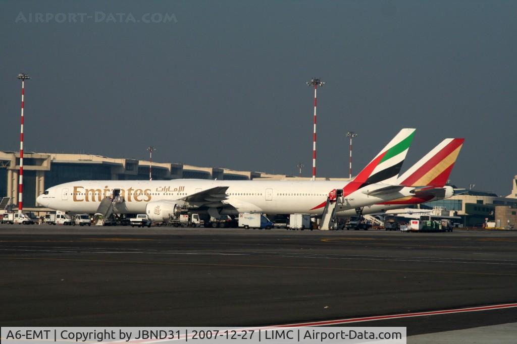 A6-EMT, 2002 Boeing 777-31H C/N 32699, Boeing 777-31H