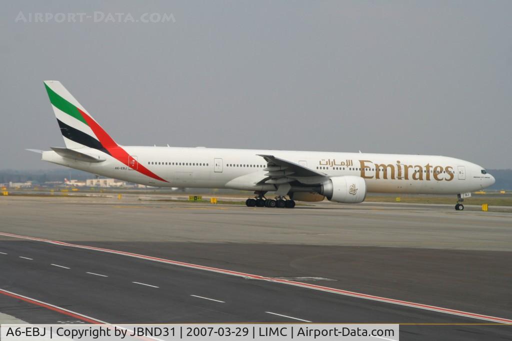 A6-EBJ, 2005 Boeing 777-36N/ER C/N 32787, Boeing 777-36N (ER)