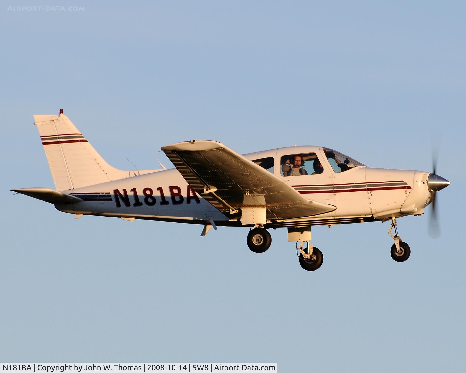 N181BA, 1981 Piper PA-28-161 C/N 28-8116230, Departing runway 22