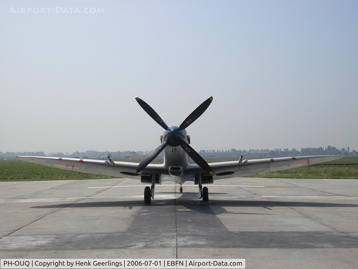 PH-OUQ, 1943 Supermarine 361 Spitfire LF.IXc C/N CBAF.IX.1732, Belgian Defence Day - Koksijde 2006  / Gilze Rijen AFB  - SKHV