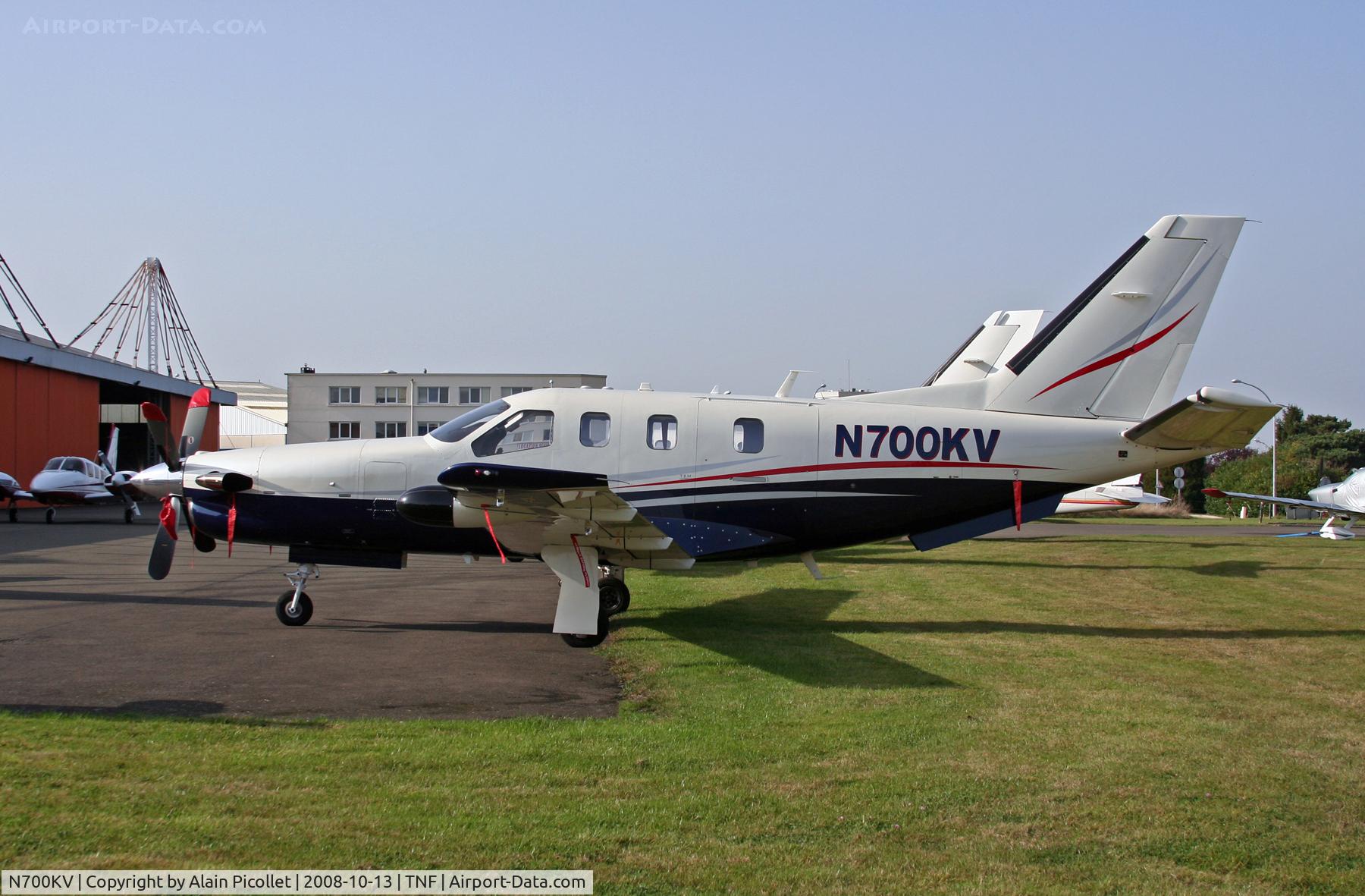N700KV, 2004 Socata TBM-700 C/N 296, static
