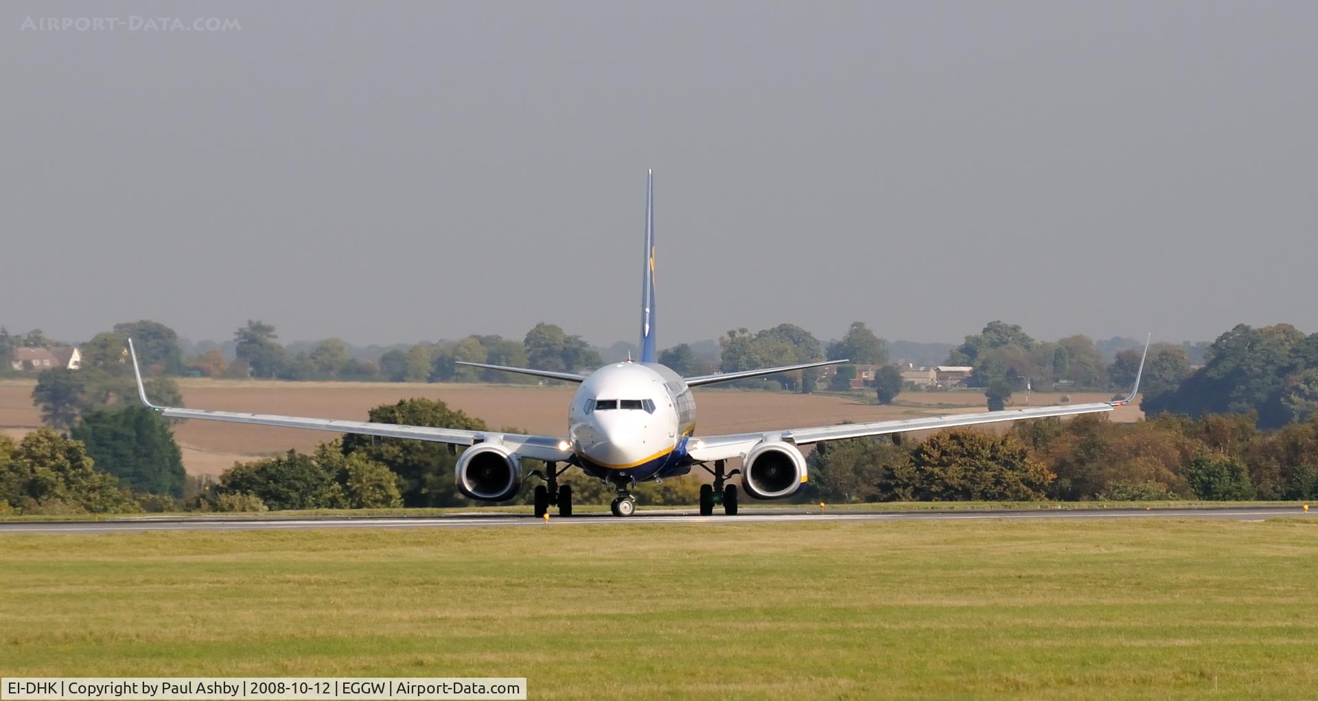 EI-DHK, 2005 Boeing 737-8AS C/N 33820, RyanAir Boeing 737 lining up for take-off