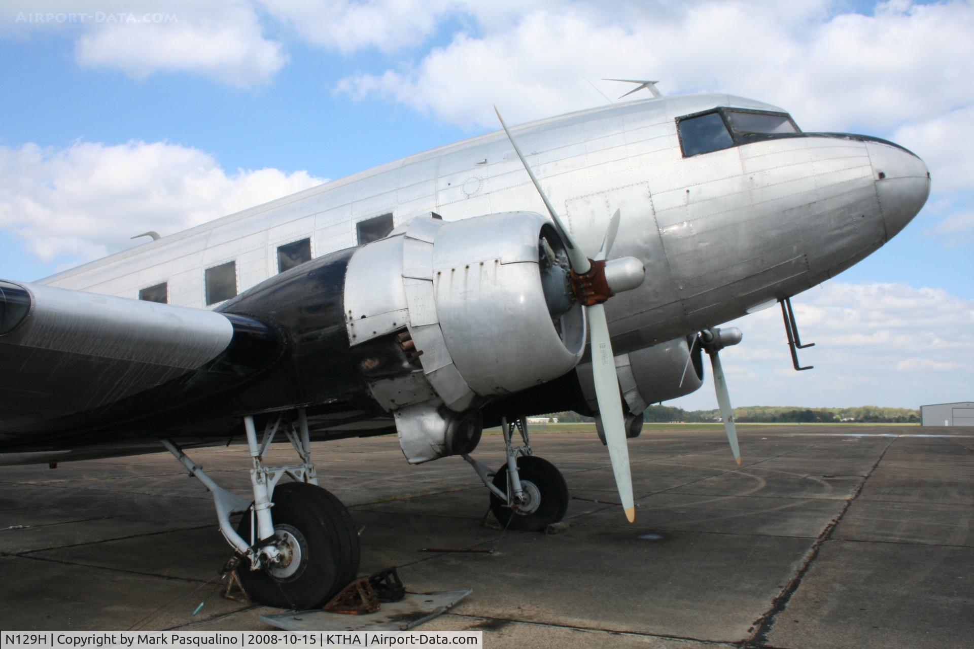N129H, 1941 Douglas DC-3A C/N 4126, Douglas DC-3A