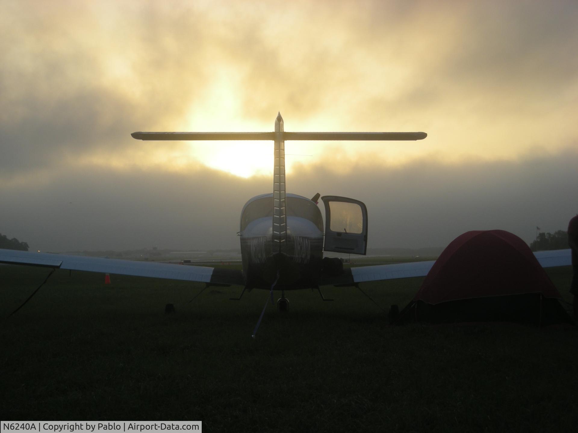 N6240A, 1978 Piper PA-38-112 Tomahawk Tomahawk C/N 38-78A0351, Sunrise at Sun-n-fun 2008