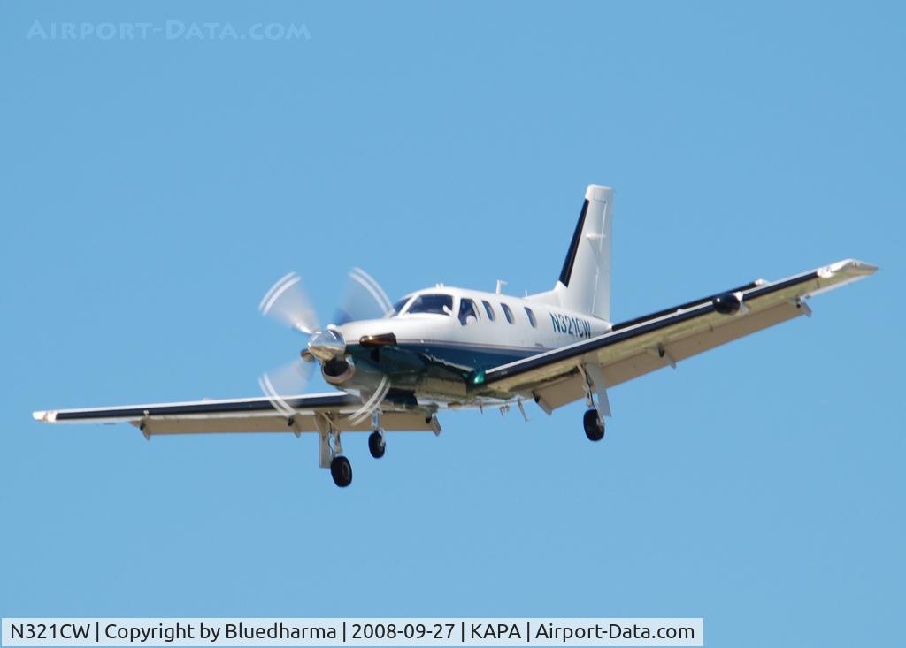 N321CW, 1999 Socata TBM-700 C/N 155, On approach to 17L.