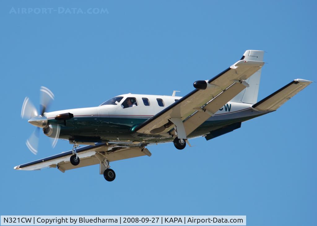 N321CW, 1999 Socata TBM-700 C/N 155, On approach to 17L.