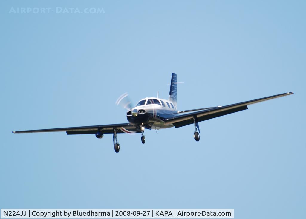 N224JJ, 1994 Piper PA-46-350P Malibu Mirage C/N 4622155, On approach to 17L.