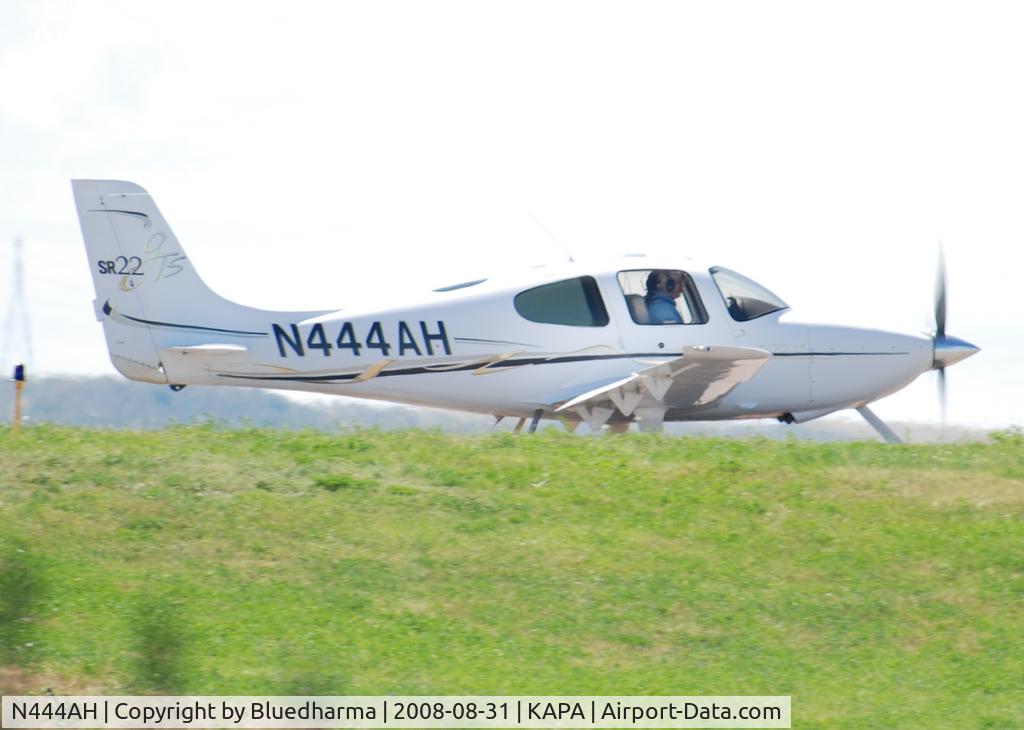 N444AH, 2006 Cirrus SR22 C/N 2137, Position and Hold for 17L.