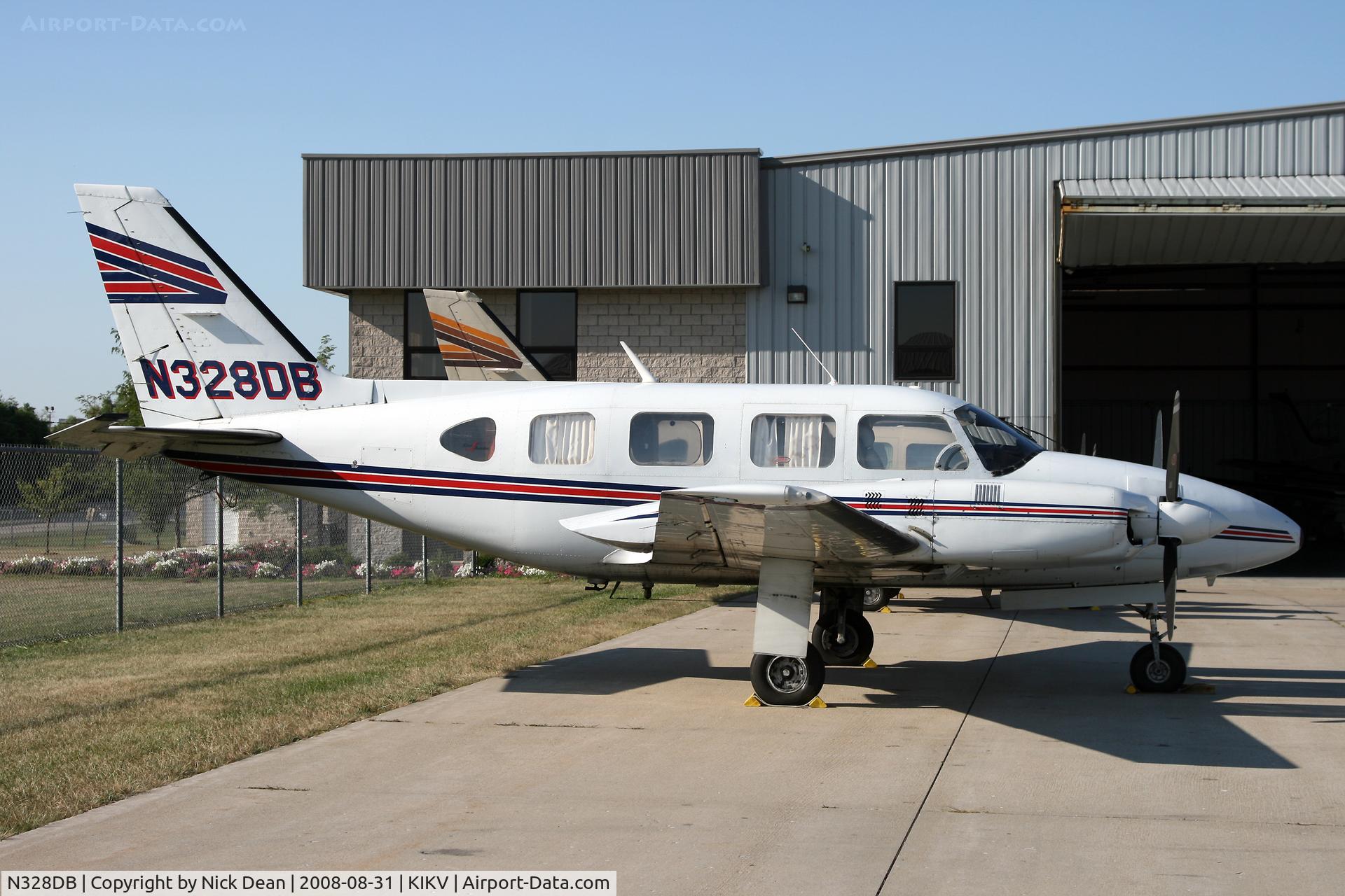 N328DB, 1977 Piper PA-31-325 Navajo C/R C/N 31-7712026, /