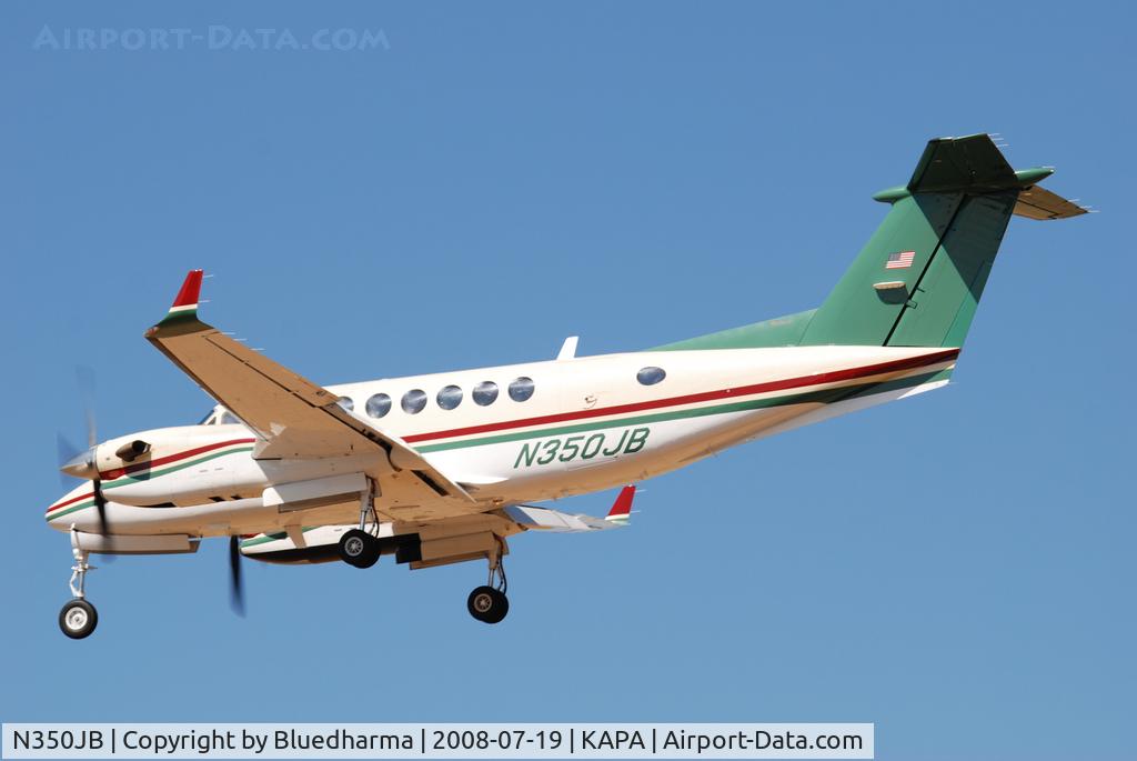 N350JB, 1998 Raytheon 350 King Air (B300) C/N FL213, On final approach to 17L.