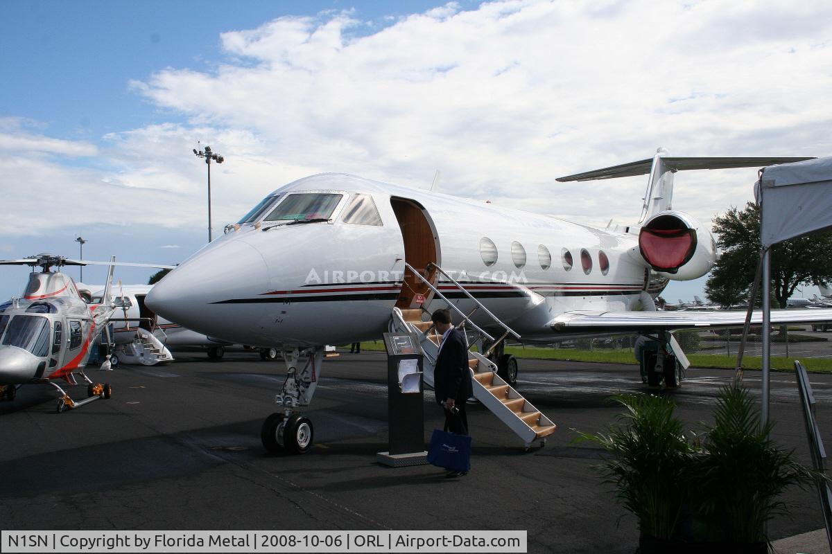 N1SN, 2000 Gulfstream Aerospace G-IV C/N 1433, Gulfstream G-IV at NBAA