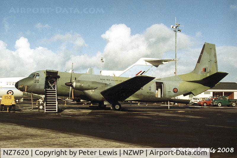NZ7620, 1966 Hawker Siddeley HS-780 Andover C1 C/N Set 6, RNZAF - 1994