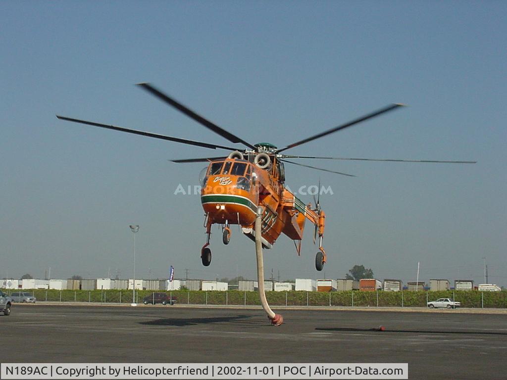 N189AC, 1997 Erickson S64E Skycrane C/N 641001, Lift off from Brackett to fight the fire