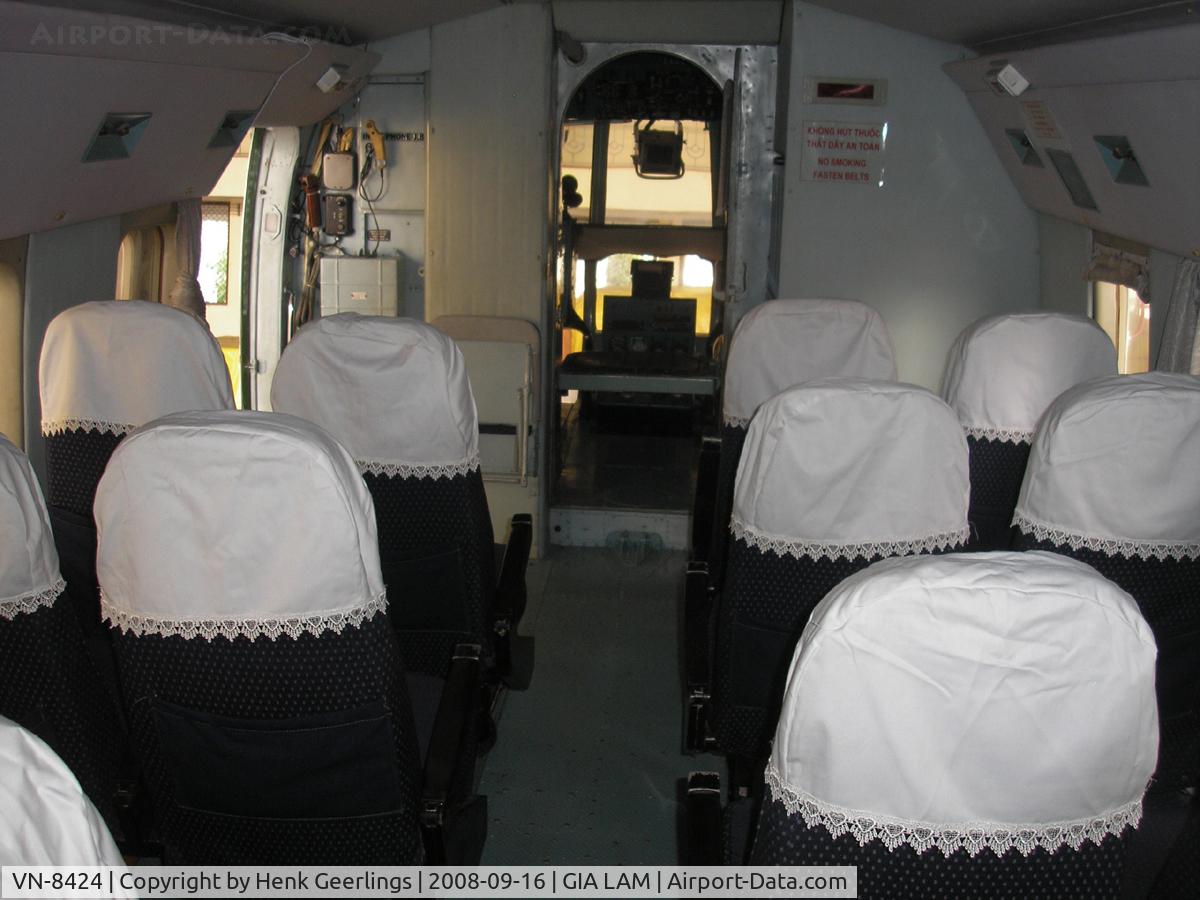 VN-8424, Mil Mi-17     Cabin C/N Not found VN-8424, Cabin Mi-17, Gia Lam Heliport near Hanoi , Vietnam - SFC Vietnam Cy