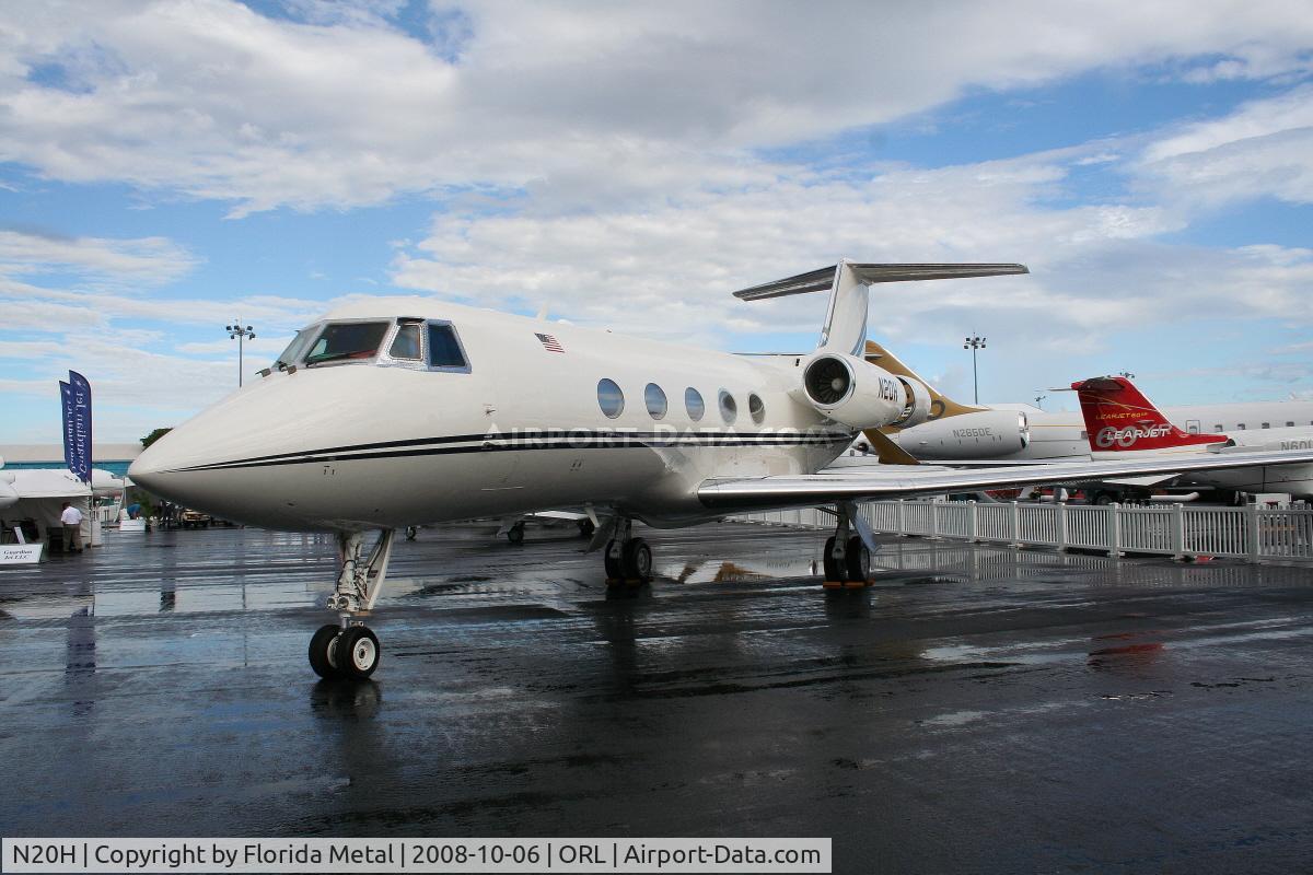 N20H, 1967 Grumman G-1159 Gulfstream II C/N 51, Gulfstream II with hushkits at NBAA