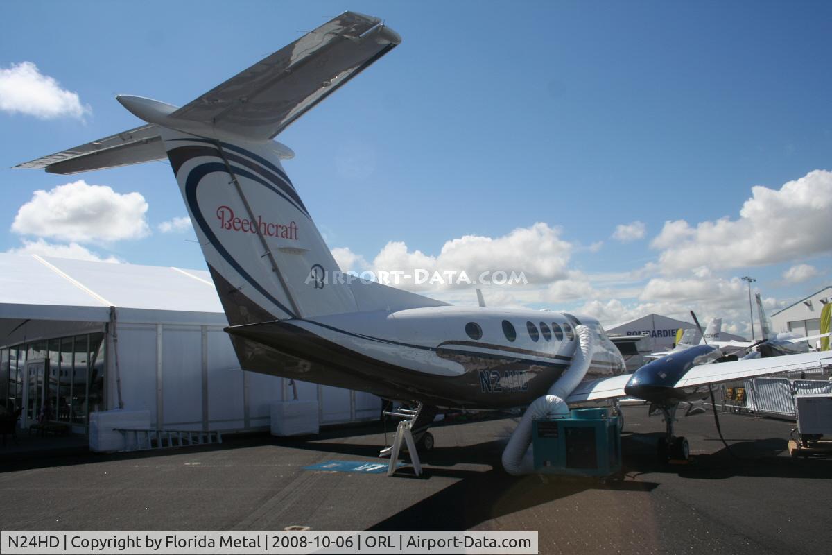 N24HD, 2007 Hawker Beechcraft B200GT King Air C/N BY-18, Beech 200 Super King Air at NBAA