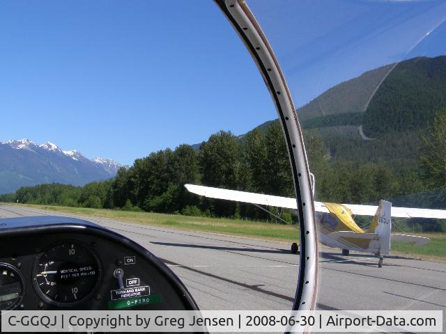 C-GGQJ, 1975 Bellanca 7GCBC C/N 900 76, Getting ready to pull up C-FIRC