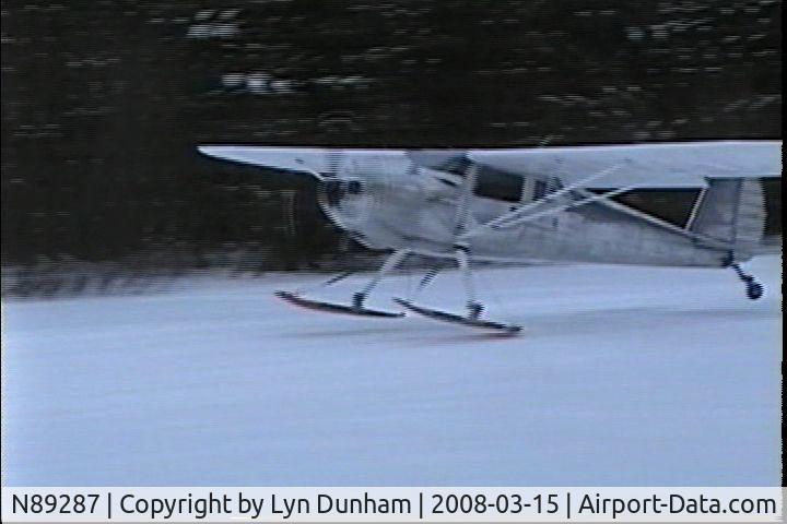 N89287, 1946 Cessna 140 C/N 8313, Landing on Skis