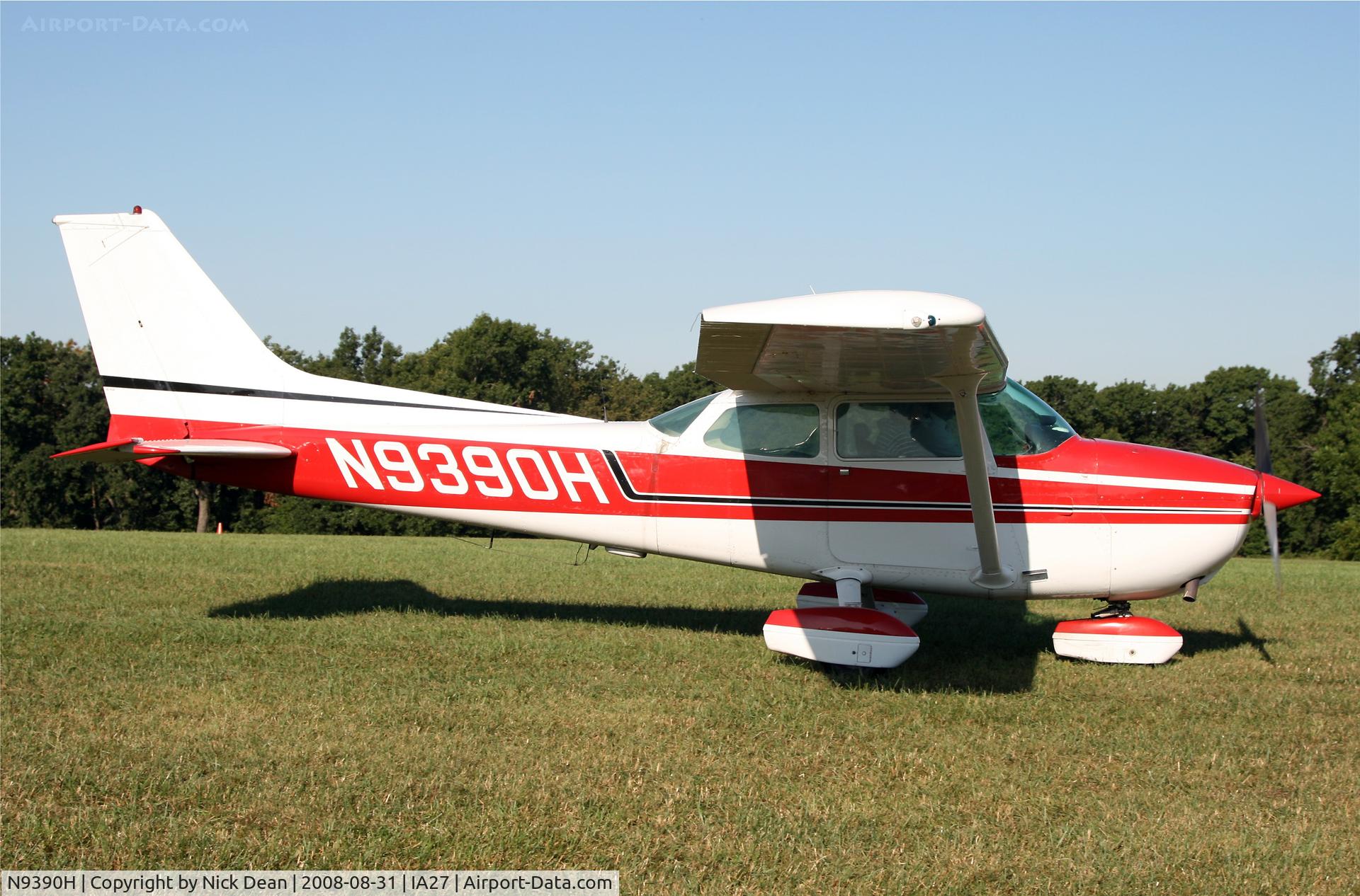 N9390H, 1975 Cessna 172M C/N 17266133, /