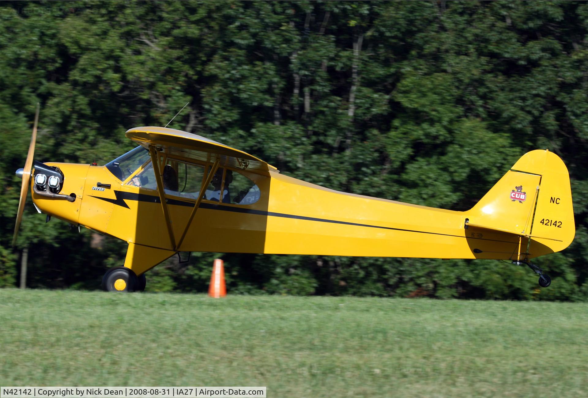 N42142, 1945 Piper J3C-65 Cub C/N 14368, /