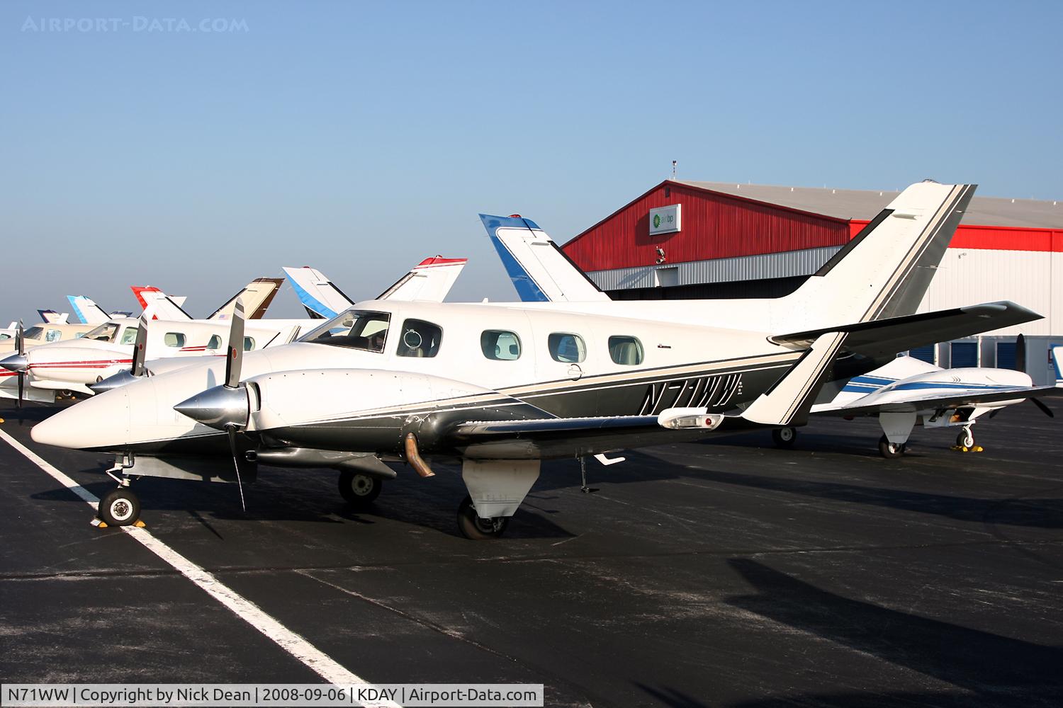 N71WW, 1981 Beech B-60 Duke C/N P-567, /
