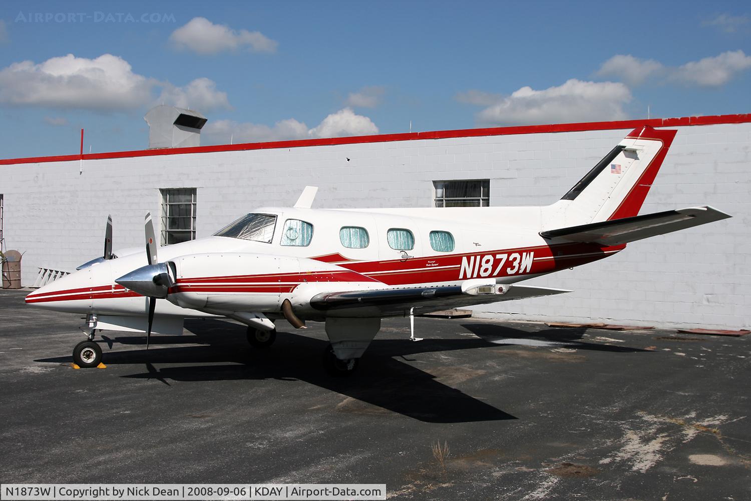 N1873W, 1973 Beech A60 C/N P-231, /