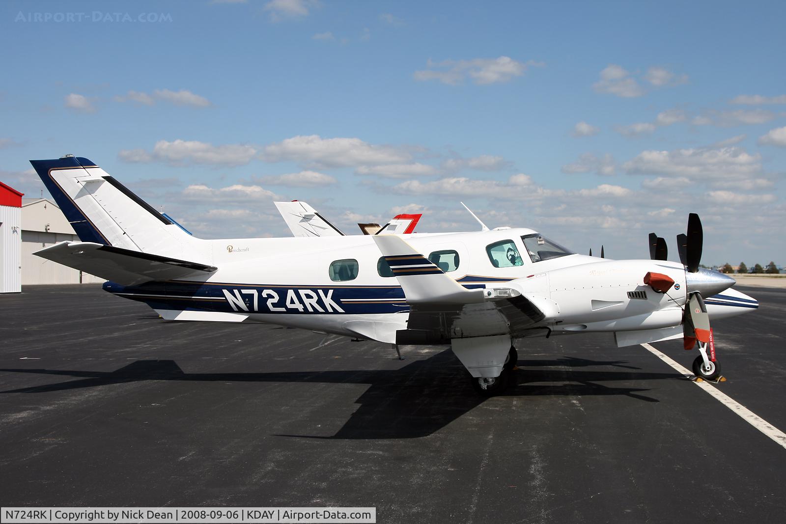 N724RK, 1981 Beech B-60 Duke C/N P-583, Another one of the turbine's