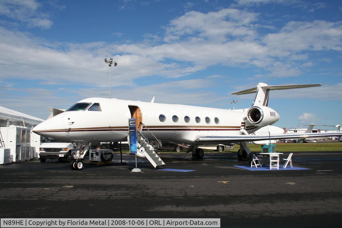 N89HE, 1999 Gulfstream Aerospace G-V C/N 568, Gulfstream V at NBAA