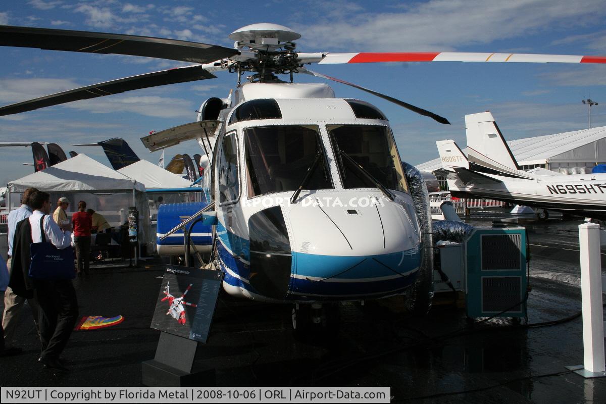 N92UT, 2005 Sikorsky S-92A C/N 920021, Sikorsky S-92A at NBAA