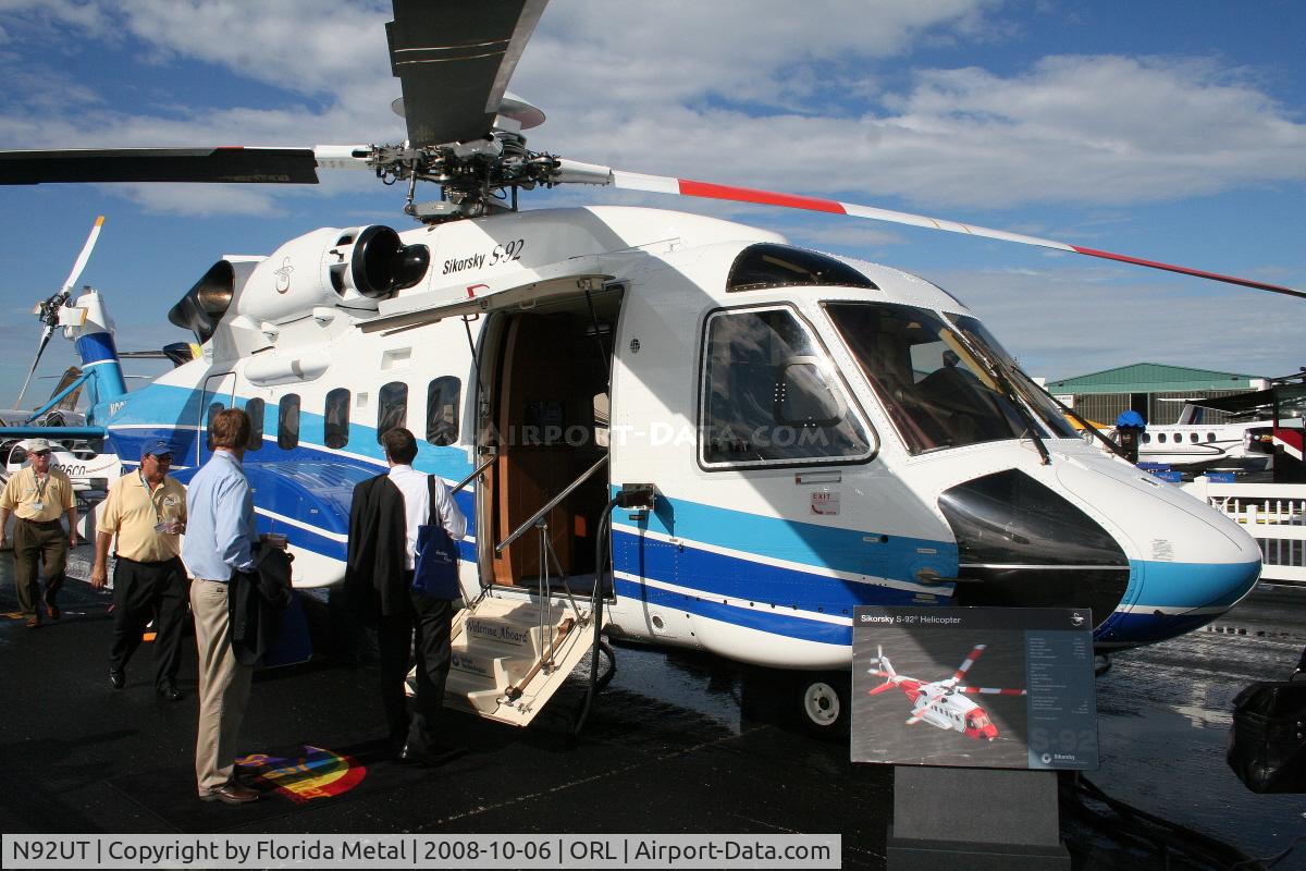 N92UT, 2005 Sikorsky S-92A C/N 920021, Sikorsky S-92A at NBAA
