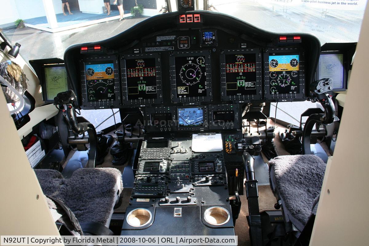 N92UT, 2005 Sikorsky S-92A C/N 920021, Cockpit of S-92A at NBAA