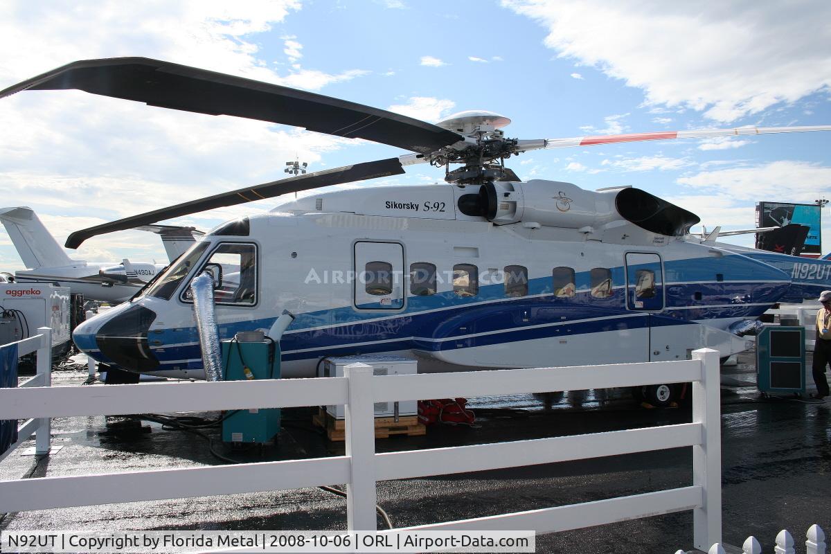 N92UT, 2005 Sikorsky S-92A C/N 920021, Sikorsky S-92A at NBAA