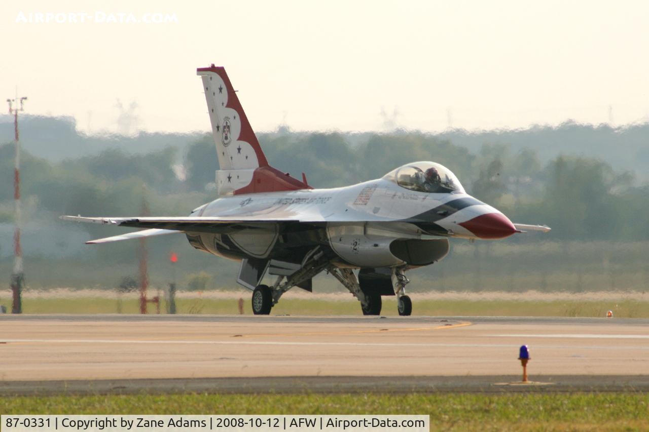 87-0331, General Dynamics F-16C Fighting Falcon C/N 5C-592, Thunderbird 2 at the 2008 Alliance Airshow
