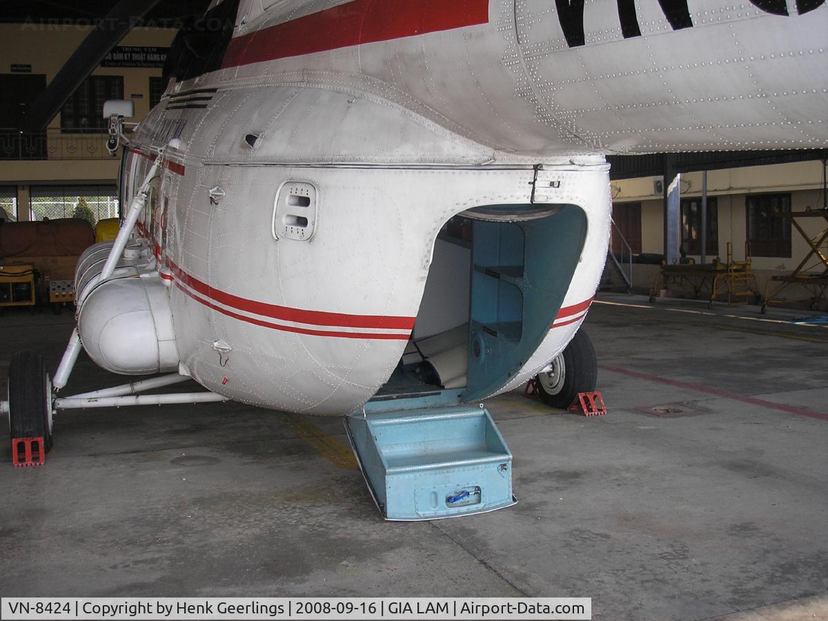 VN-8424, Mil Mi-17     Cabin C/N Not found VN-8424, Gia Lam Heliport near Hanoi , Vietnam - SFC Vietnam Cy