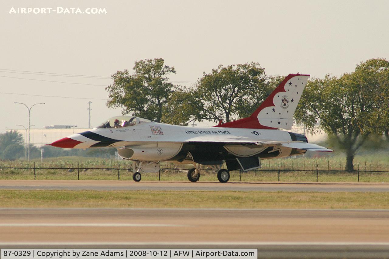 87-0329, 1987 General Dynamics F-16C Fighting Falcon C/N 5C-590, Thunderbird 5 at the 2008 Alliance Airshow