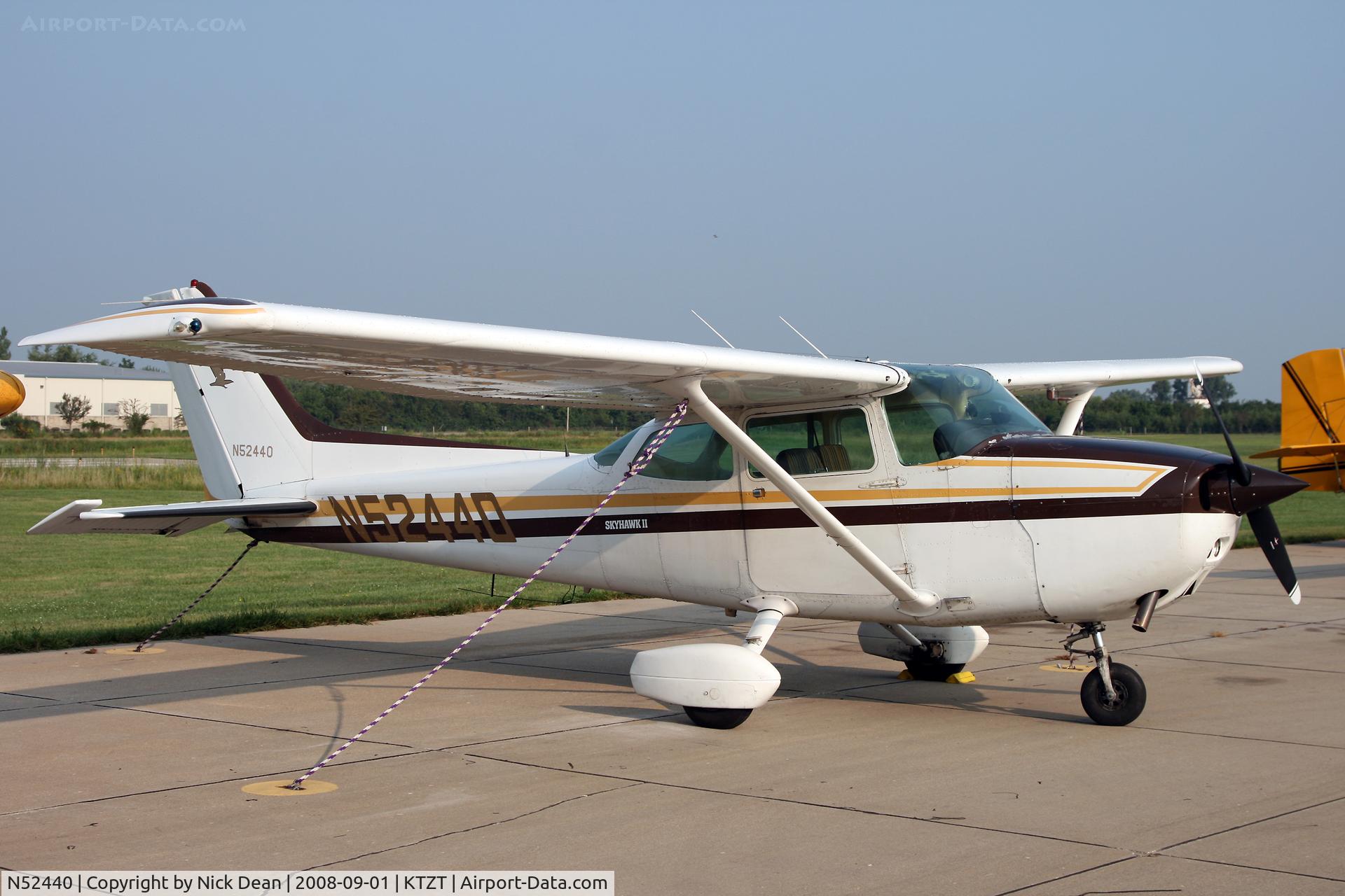 N52440, 1981 Cessna 172P C/N 17274523, /