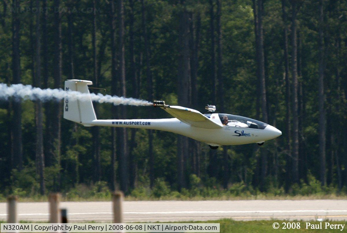 N320AM, 2002 Alisport Silent-In C/N 032, Low-level pass