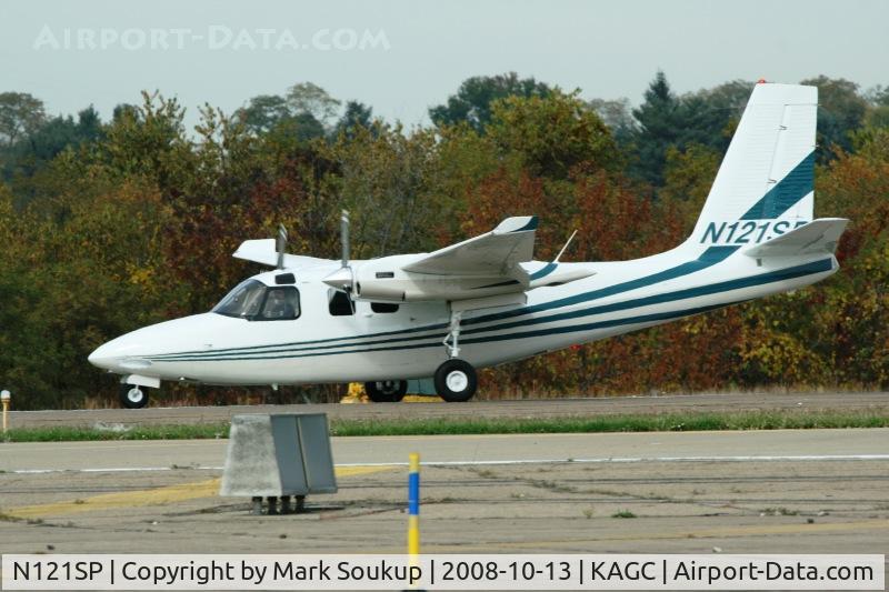 N121SP, 1960 Aero Commander 500-B C/N 500B-984-25, N121SP landing @KAGC
