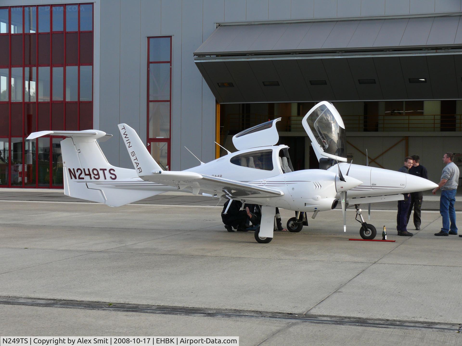 N249TS, 2008 Diamond DA-42 Twin Star C/N 42.376, Diamond Aircraft Da42 Twin Star N249TS Air Service Limburg shortly after delivery