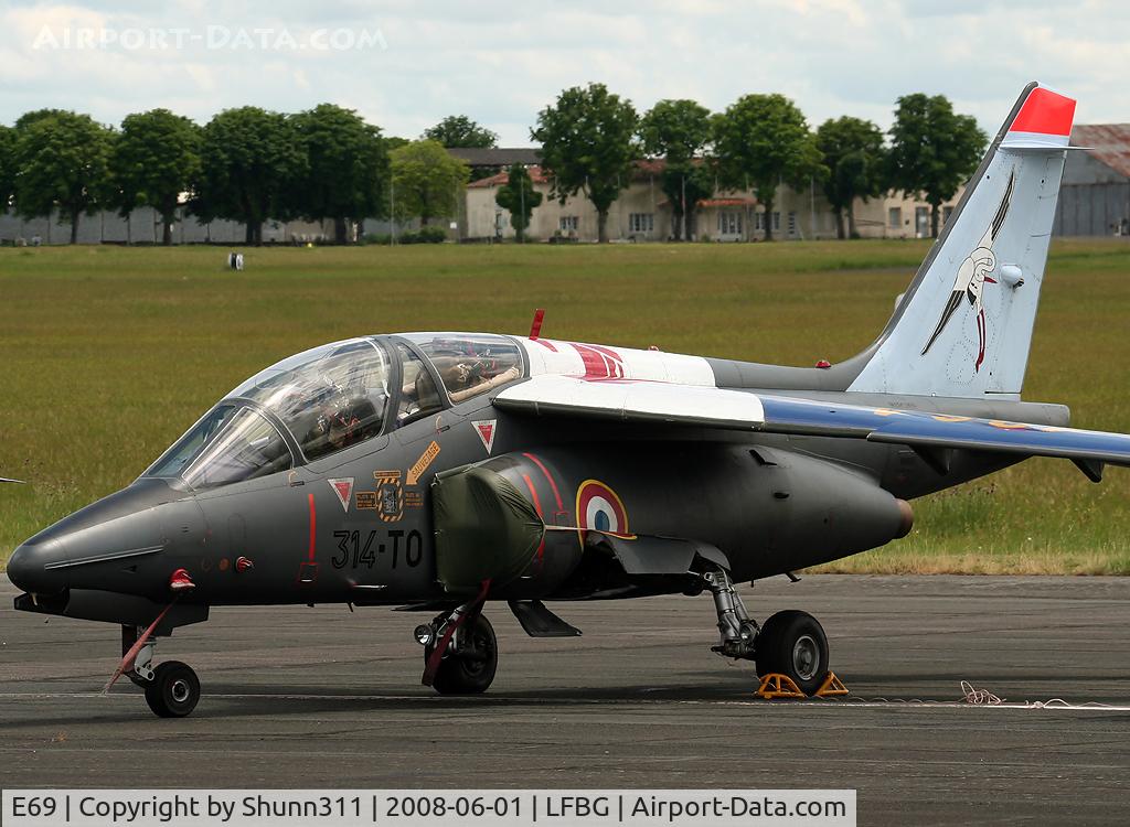 E69, Dassault-Dornier Alpha Jet E C/N E69, Used as spare during LFBG Airshow 2008... Special c/s on left side