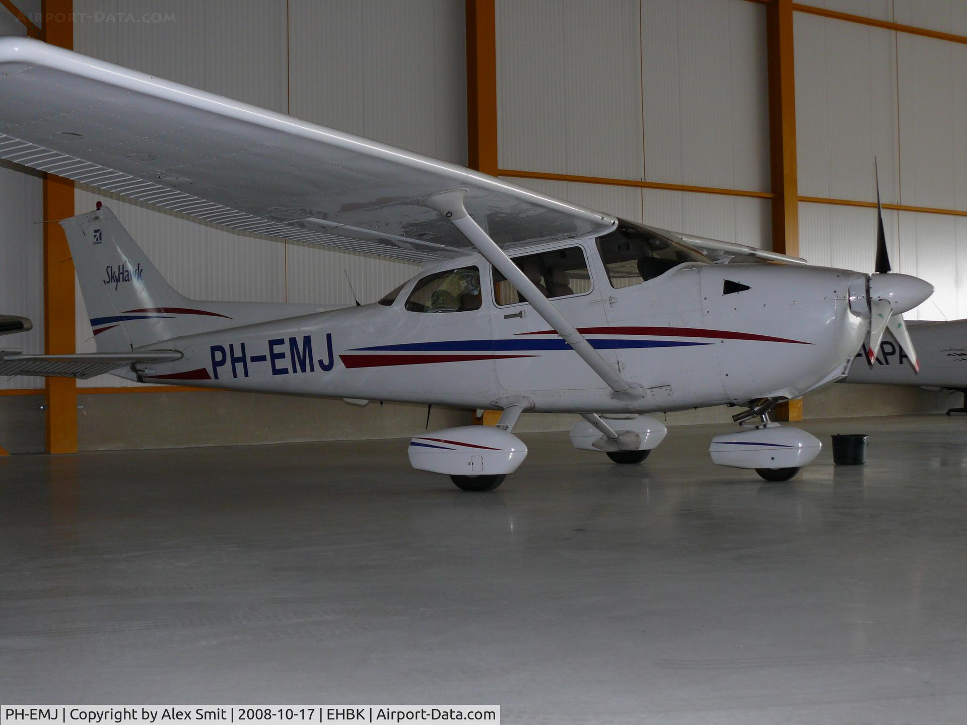 PH-EMJ, 2003 Cessna 172R C/N 17281159, Cessna C172R Skyhawk PH-EMJ Air Service Limburg