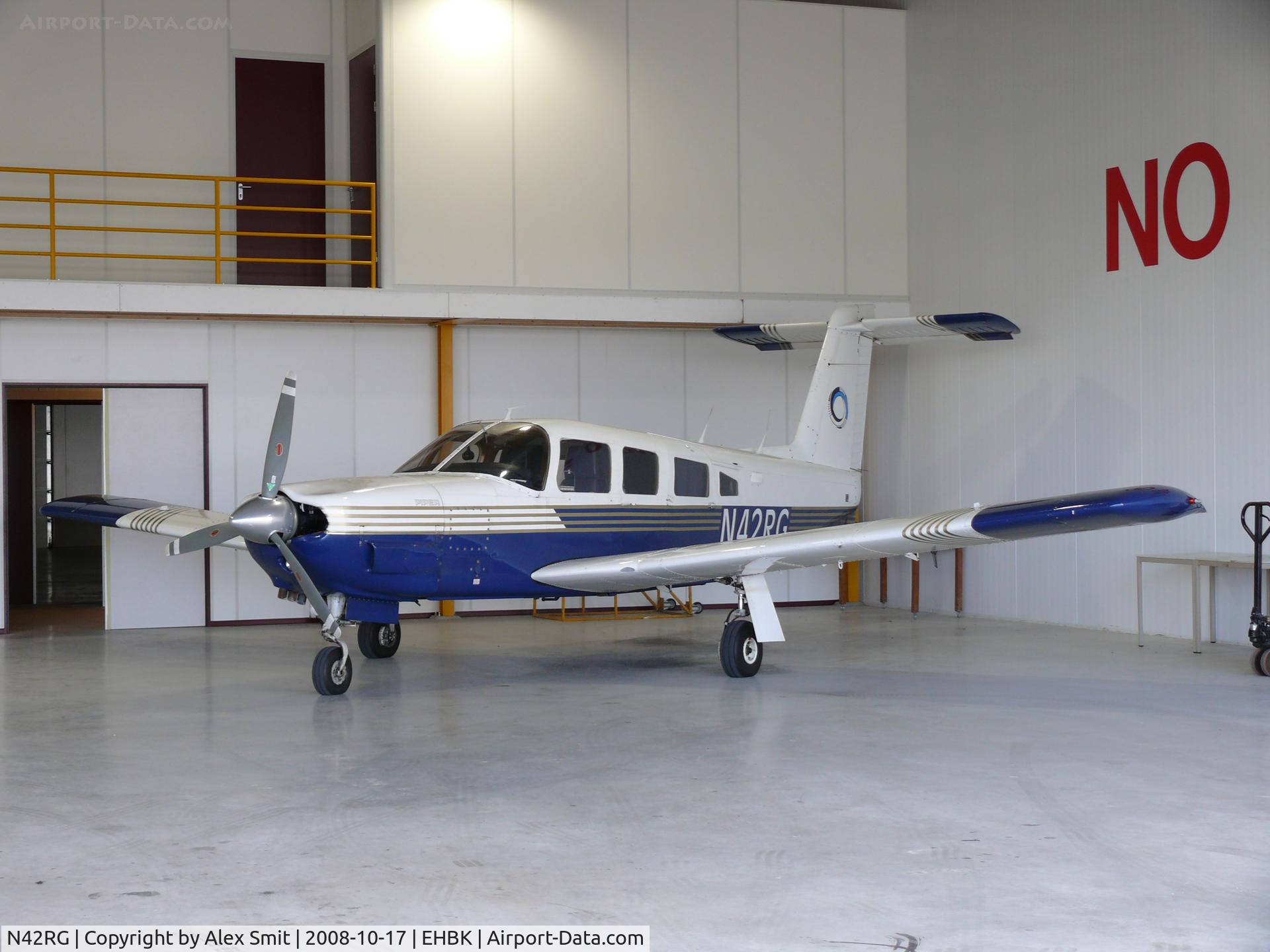 N42RG, Piper PA-32RT-300 C/N 32R-7985071, Piper Pa32RT-300 Lance II N42RG Air Service Limburg