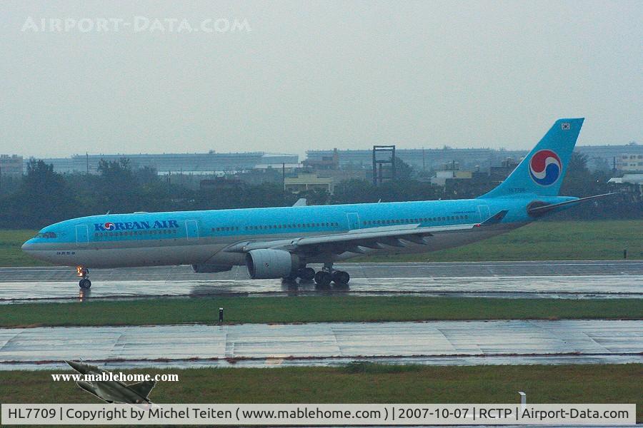 HL7709, 2002 Airbus A330-323X C/N 484, Korean Air - After a typhoon